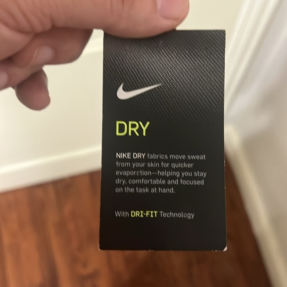 Nike - Cavaliers Dri-Fit long sleeve T Size L - Picture 6 of 10